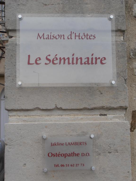 Le Seminaire Bed and Breakfast Roussas Exteriör bild