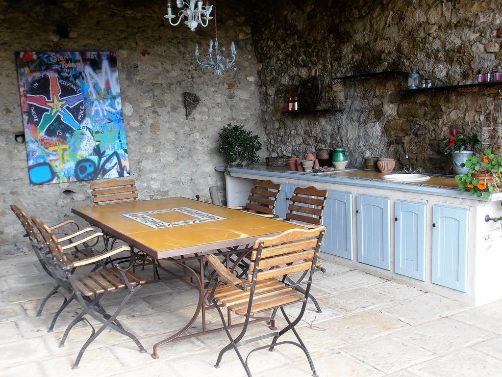 Le Seminaire Bed and Breakfast Roussas Exteriör bild