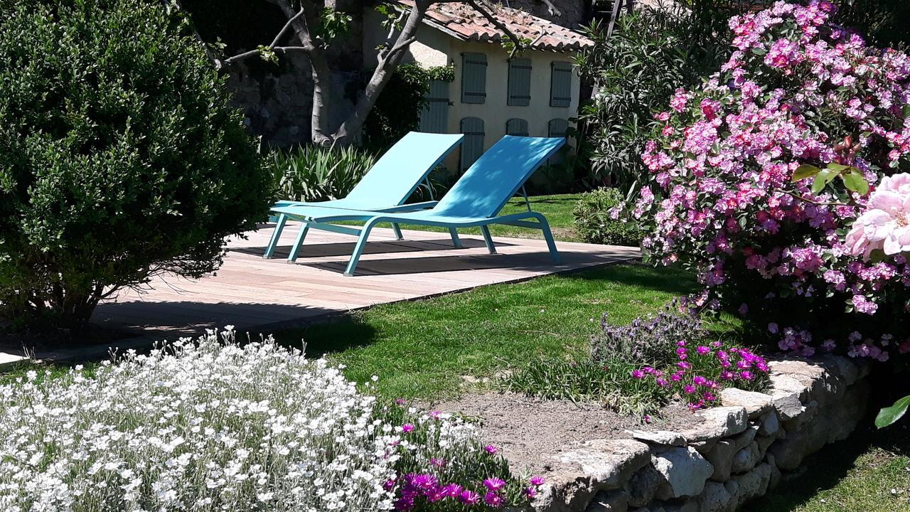 Le Seminaire Bed and Breakfast Roussas Exteriör bild