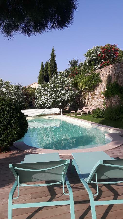Le Seminaire Bed and Breakfast Roussas Exteriör bild